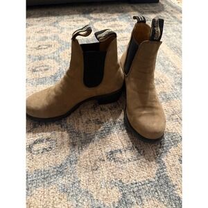 Blundstone Heeled Boot Size 7.5 US Great Condition